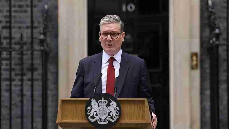 Prime Minister Sir Keir Starmer arrives at Number 10 Downing St, tags: premierminister mit - CC BY-SA